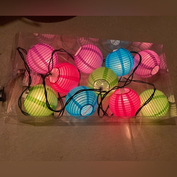 Set of 10 paper lantern lights - Picture 2 of 2